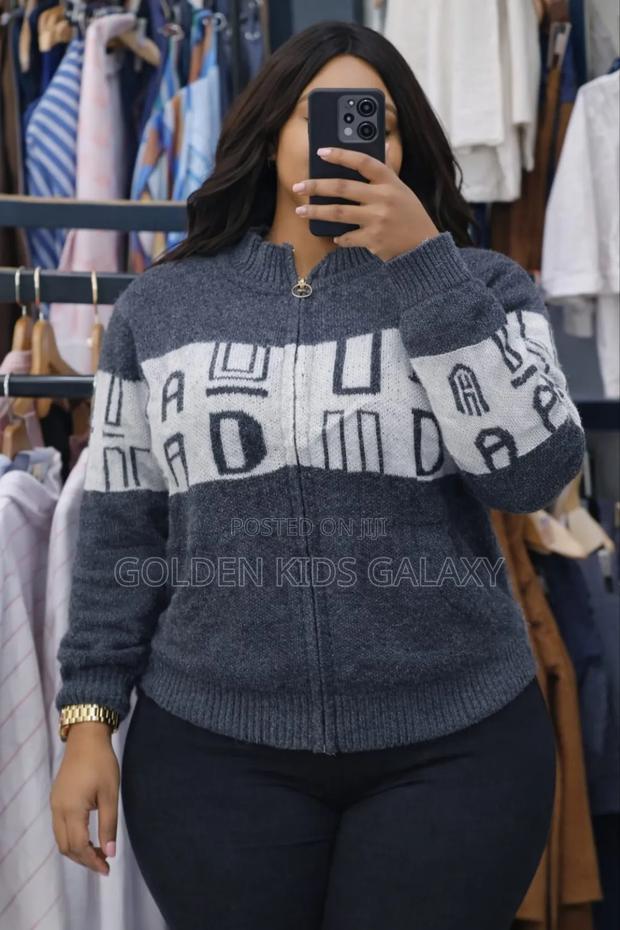 Beautiful Cardigan Sweeter - thumbnail 2