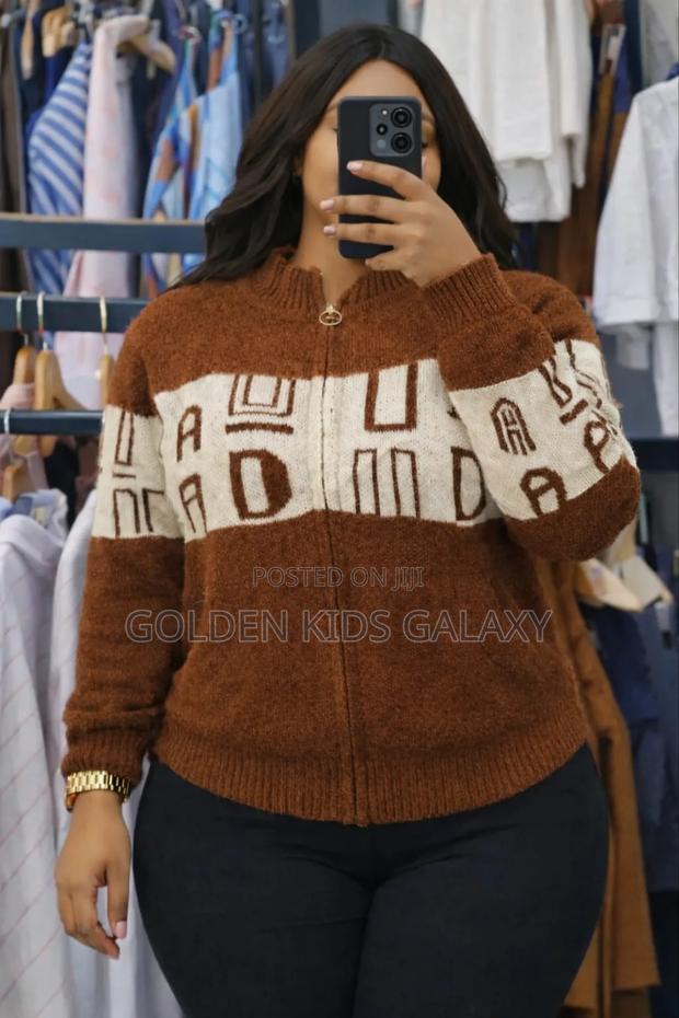 Beautiful Cardigan Sweeter - thumbnail 3