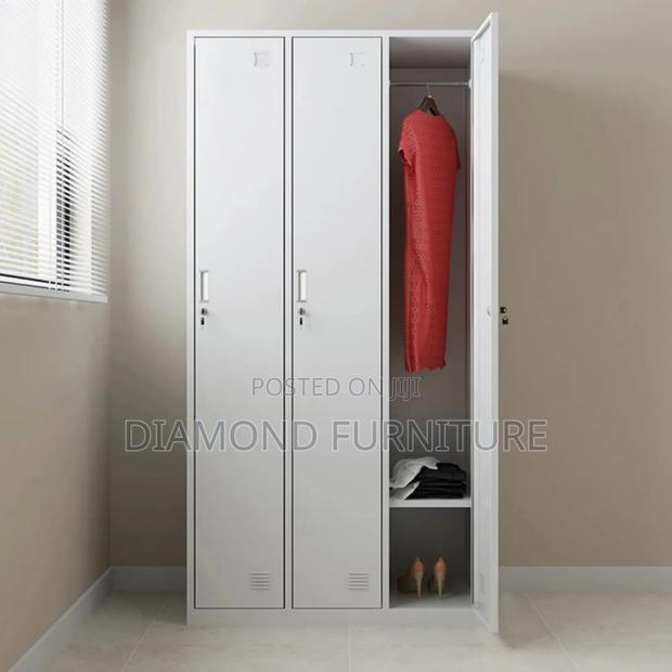 Heavy Duty 3 Door Metallic Office Locker Wardrobe 1800×900×420mm .