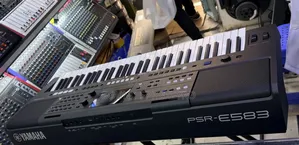 Yamaha PSR 583 61 Key Keyboard
