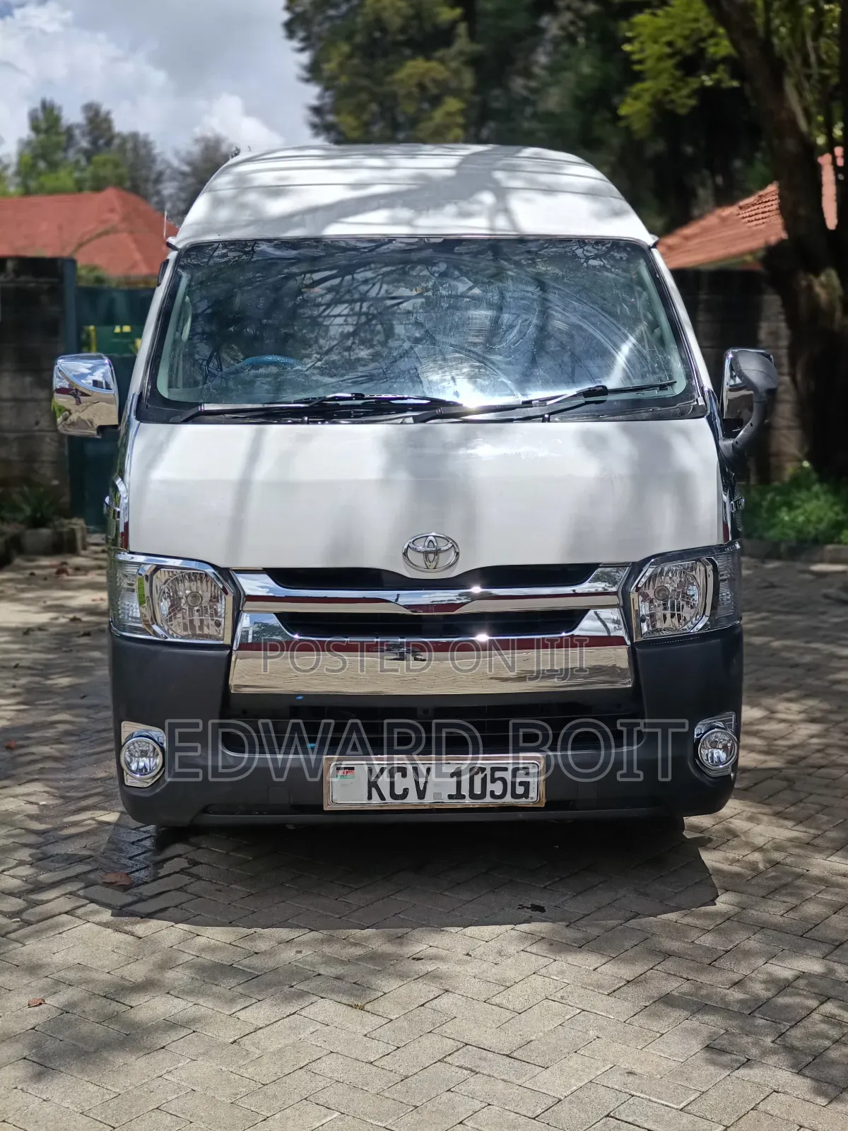 Toyota HiAce 2013 White