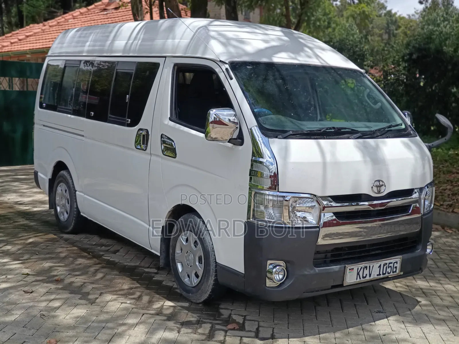 Toyota HiAce 2013 White