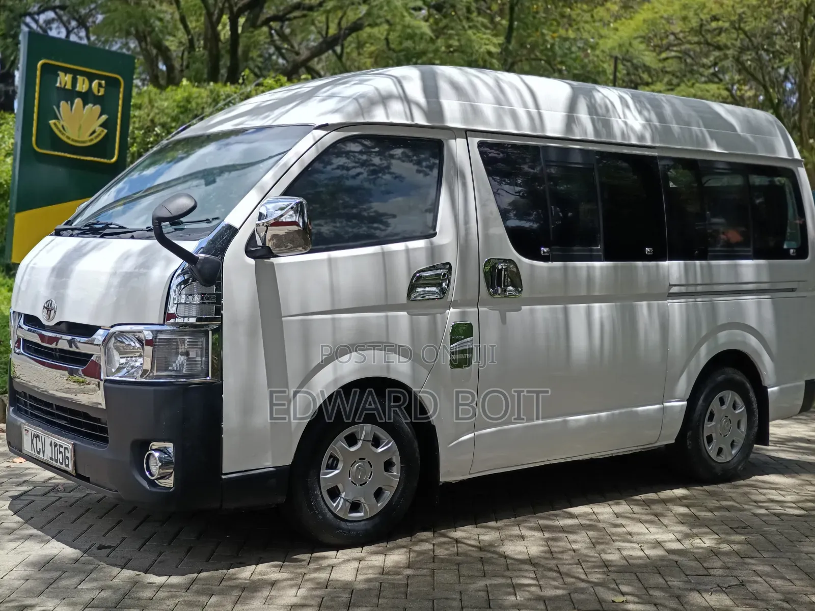 Toyota HiAce 2013 White