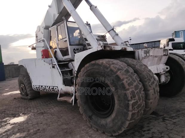 Top Loader 45tonnes - thumbnail 7