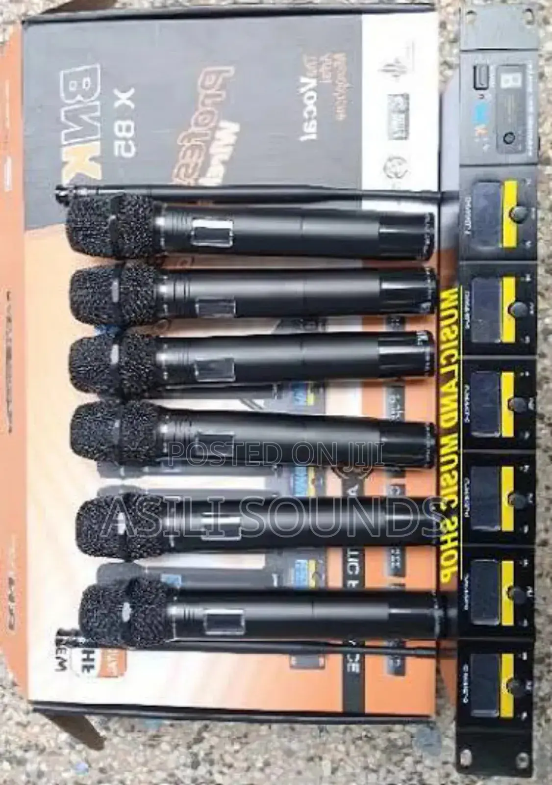 BNK X85 6-Channel Wireless Microphone System.