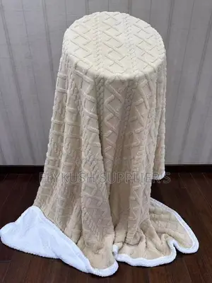 6x6 Warm Sherpa Fleece Blanket – Soft Fluffy Double-Sided Throwblanket