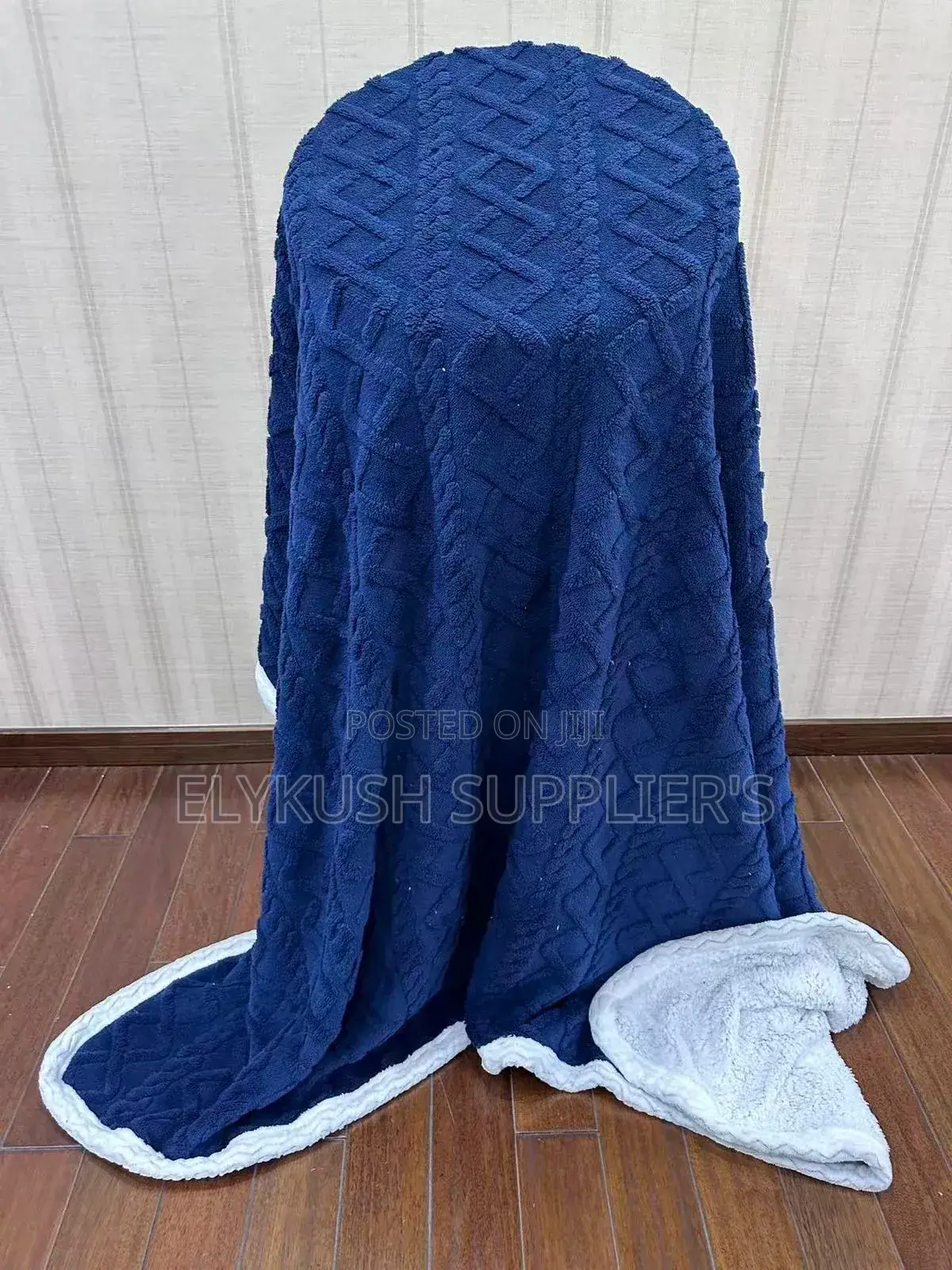 6x6 Warm Sherpa Fleece Blanket – Soft Fluffy Double-Sided Throwblanket