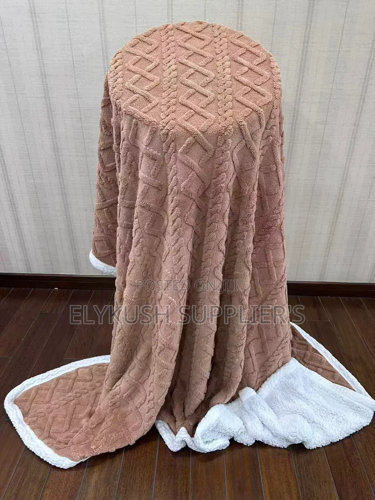 6x6 Warm Sherpa Fleece Blanket – Soft Fluffy Double-Sided Throwblanket