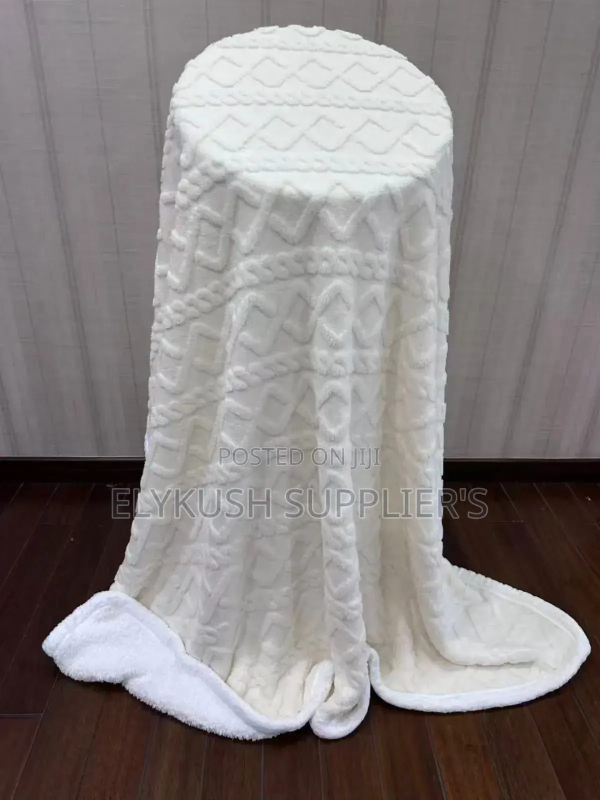6x6 Warm Sherpa Fleece Blanket – Soft Fluffy Double-Sided Throwblanket