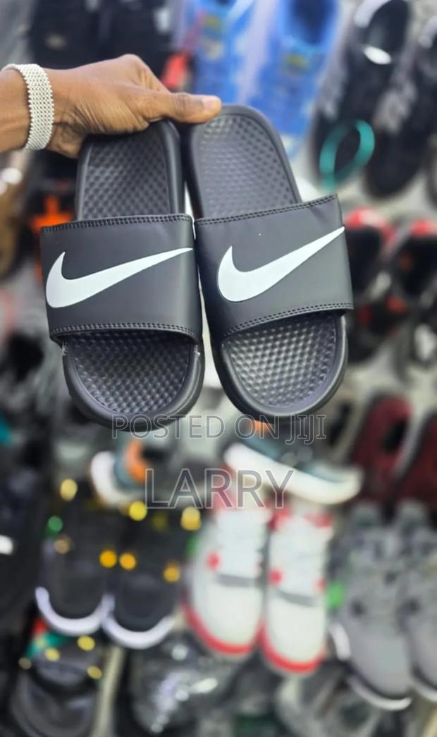 Easy and Affordable Men Slides - thumbnail 7