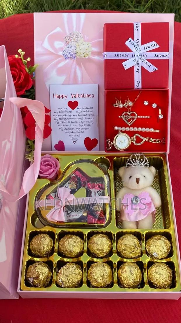 Hot Valentines Ladies Gift Set With Chocolates - thumbnail 2