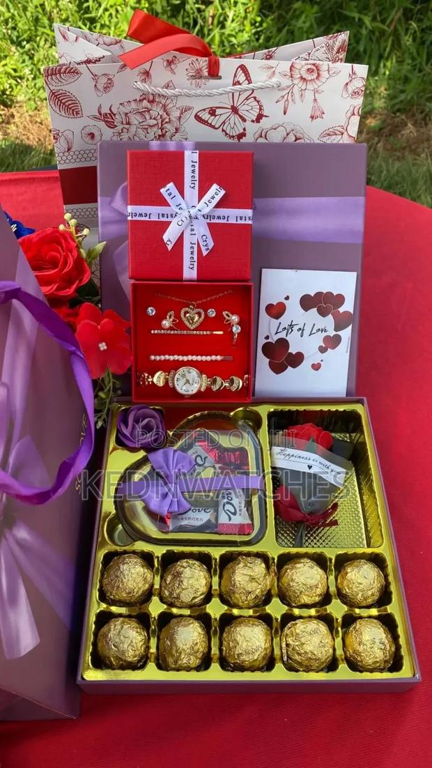 Hot Valentines Ladies Gift Set With Chocolates - thumbnail 3