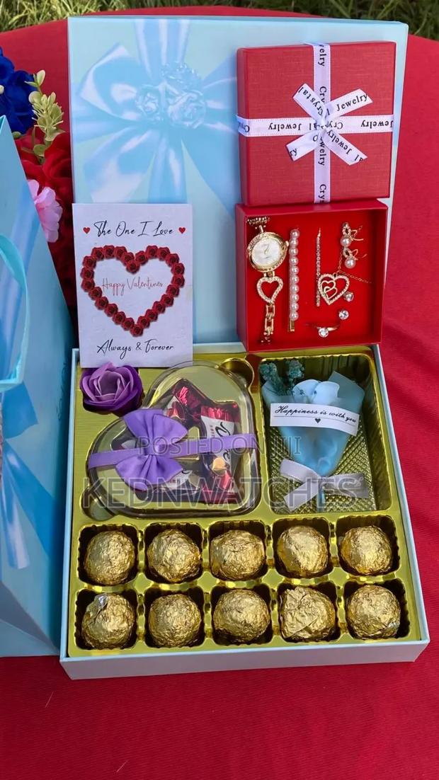 Hot Valentines Ladies Gift Set With Chocolates - thumbnail 4