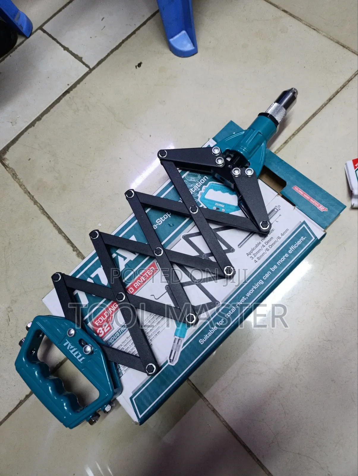 32" Total Folding Hand Rivet Gun