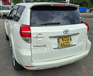 Toyota Vanguard 2012 Pearl