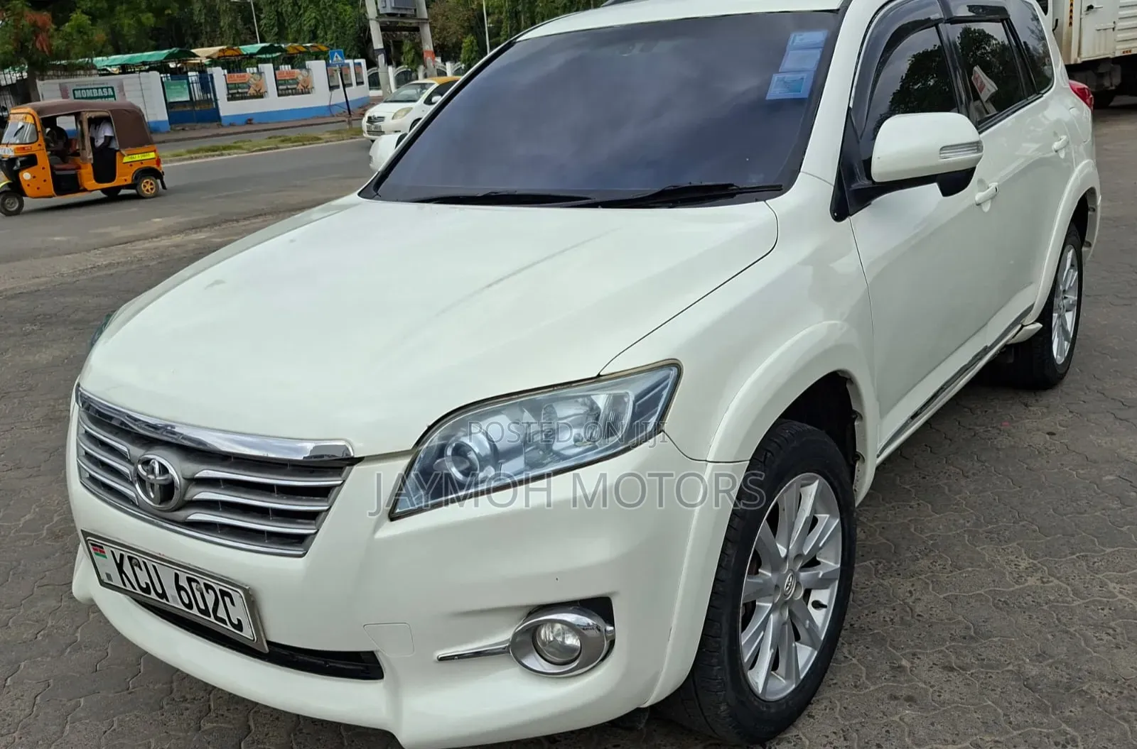 Toyota Vanguard 2012 Pearl