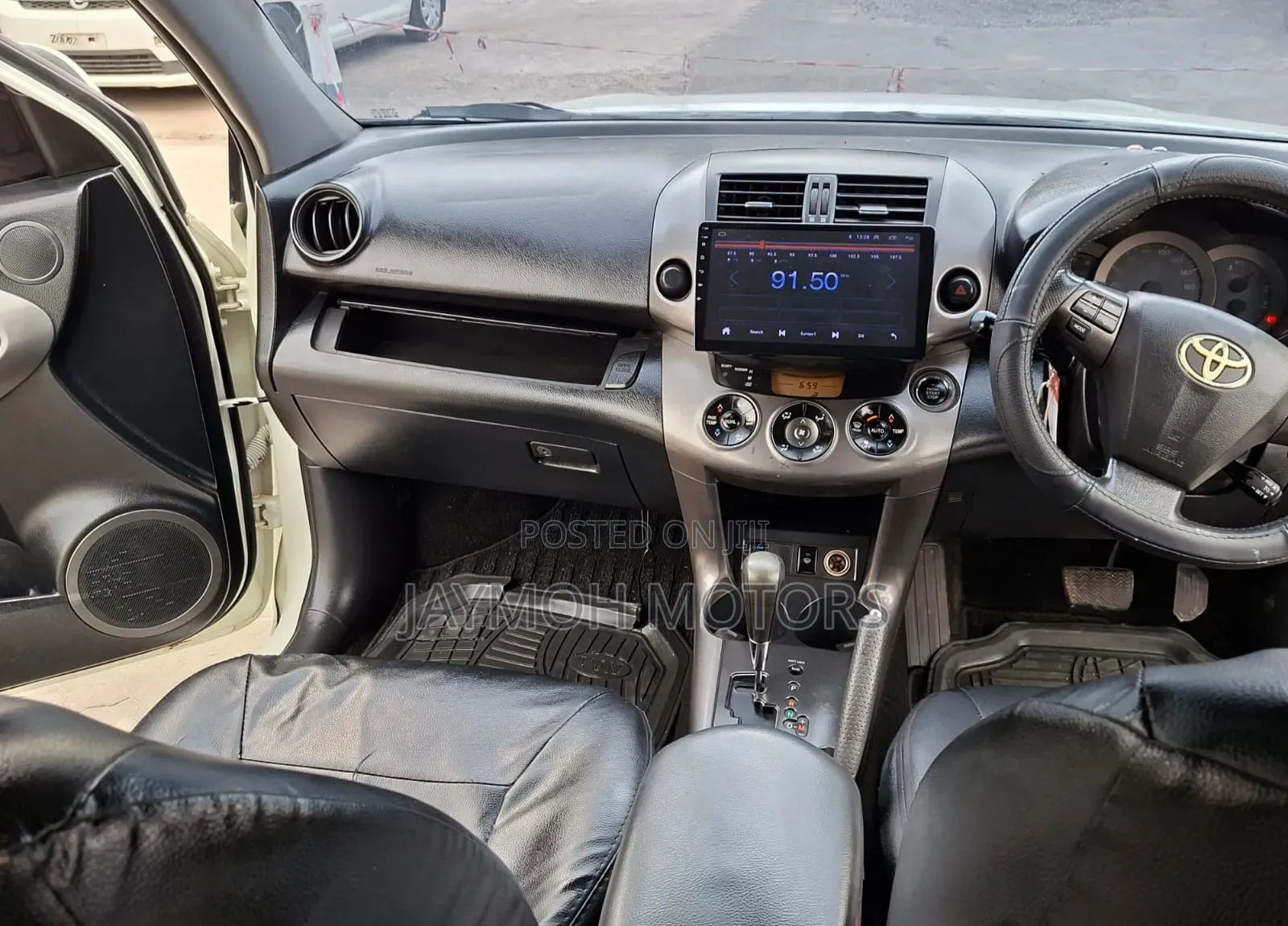 Toyota Vanguard 2012 Pearl