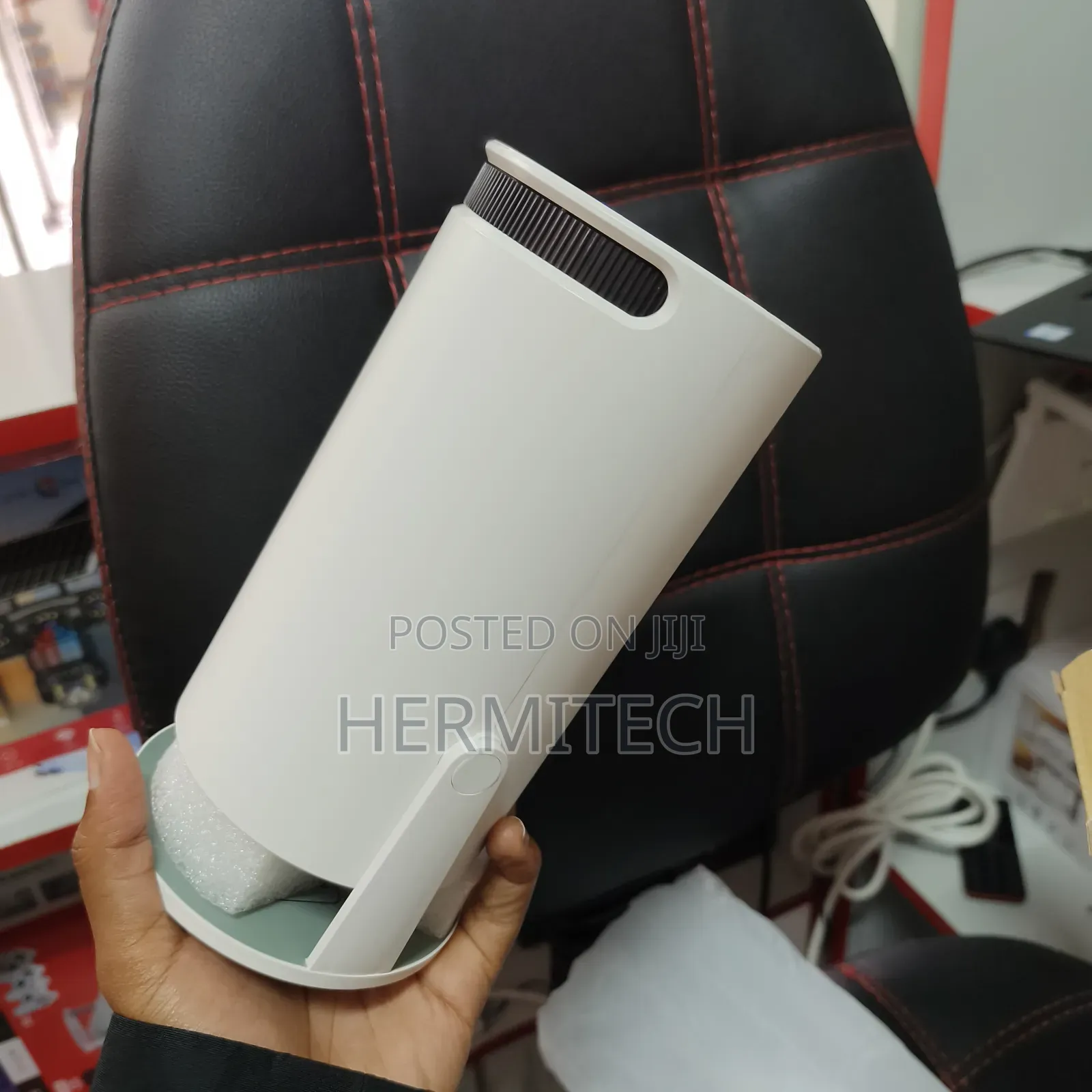 Mini Projector Available With High Resolution Power