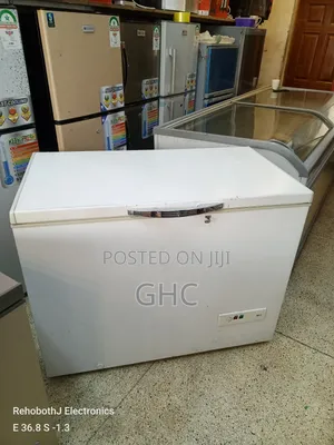 White Exuk Deep Freezer