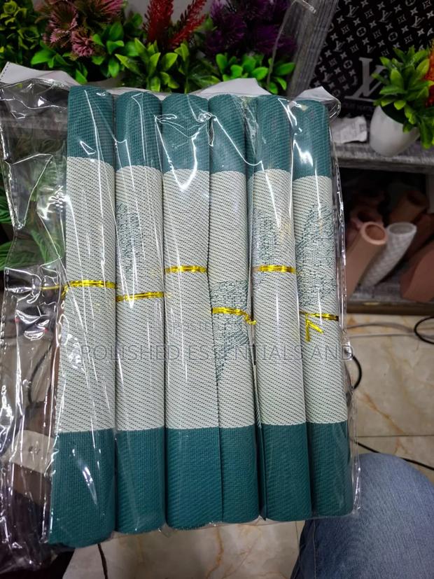 Elegant 6 Piece Table Mats - thumbnail 3