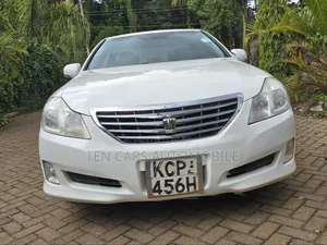 Toyota Crown 2010 White