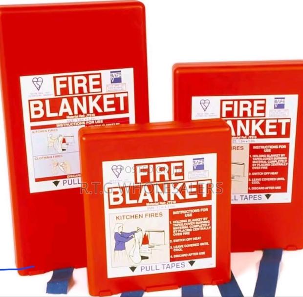 Emergency 4×4 Fire Blanket – Quick Fire Suppression - main view