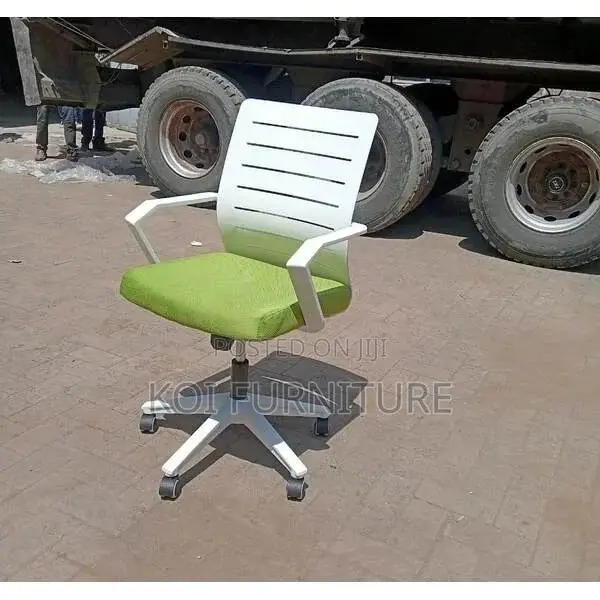 Office Chair; White en Green Clerical Strong Mesh Chair