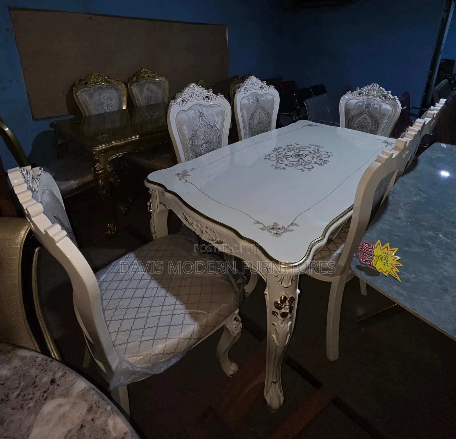 White Antique-Style Dinning Table With Four Chairs