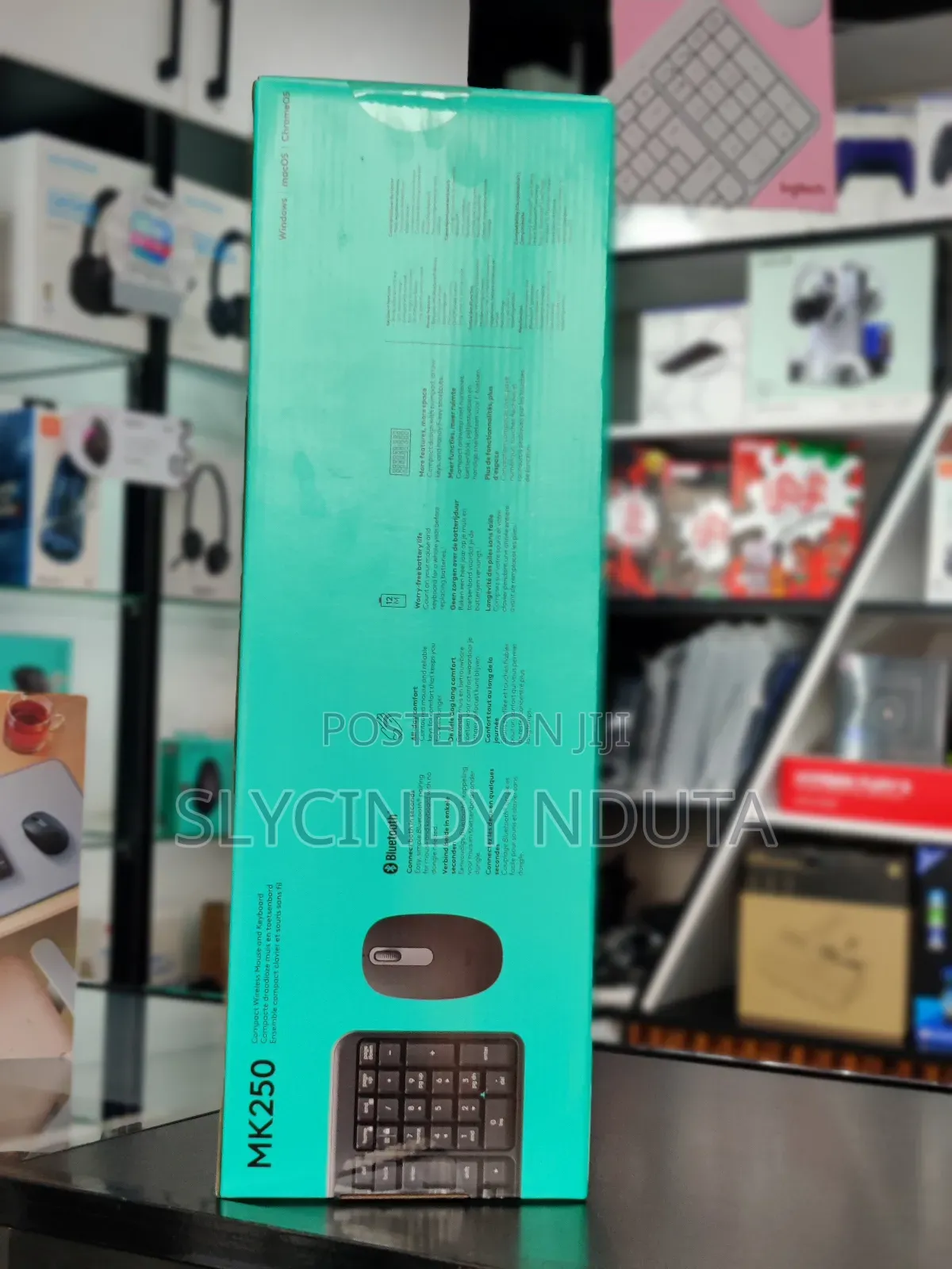 Logitech Mk250 Keyboard Bluetooth With a Mouse