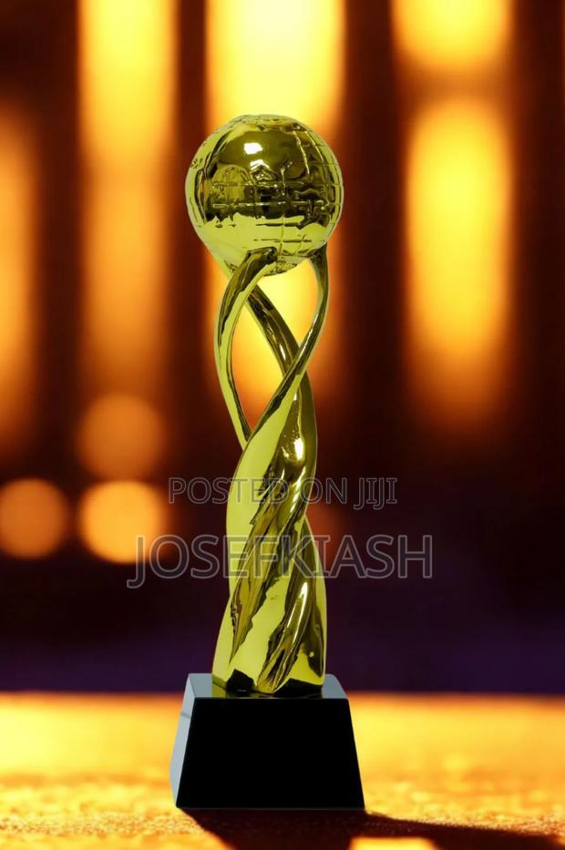 Golden Trophy - main view