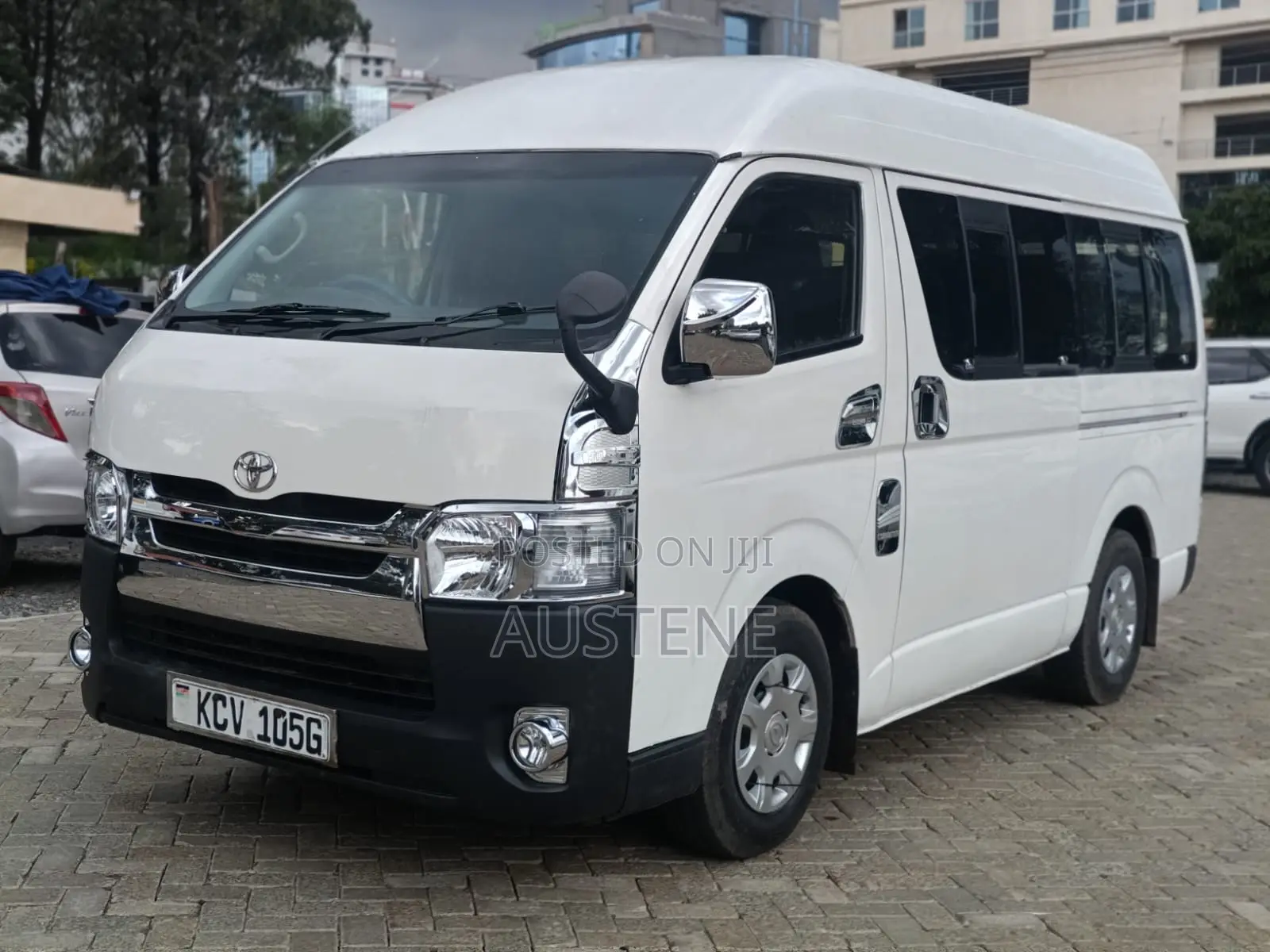 Toyota Grand HiAce 2013 White
