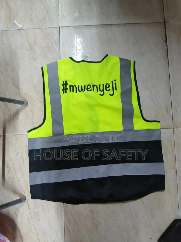 Similar Hidden Features Vests - thumbnail 2