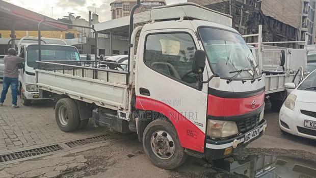 Toyota Dyna 2005 White - thumbnail 3