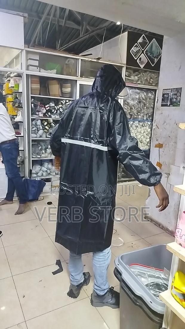 Heavy Duty Raincoat Available With a Face Cap - thumbnail 4