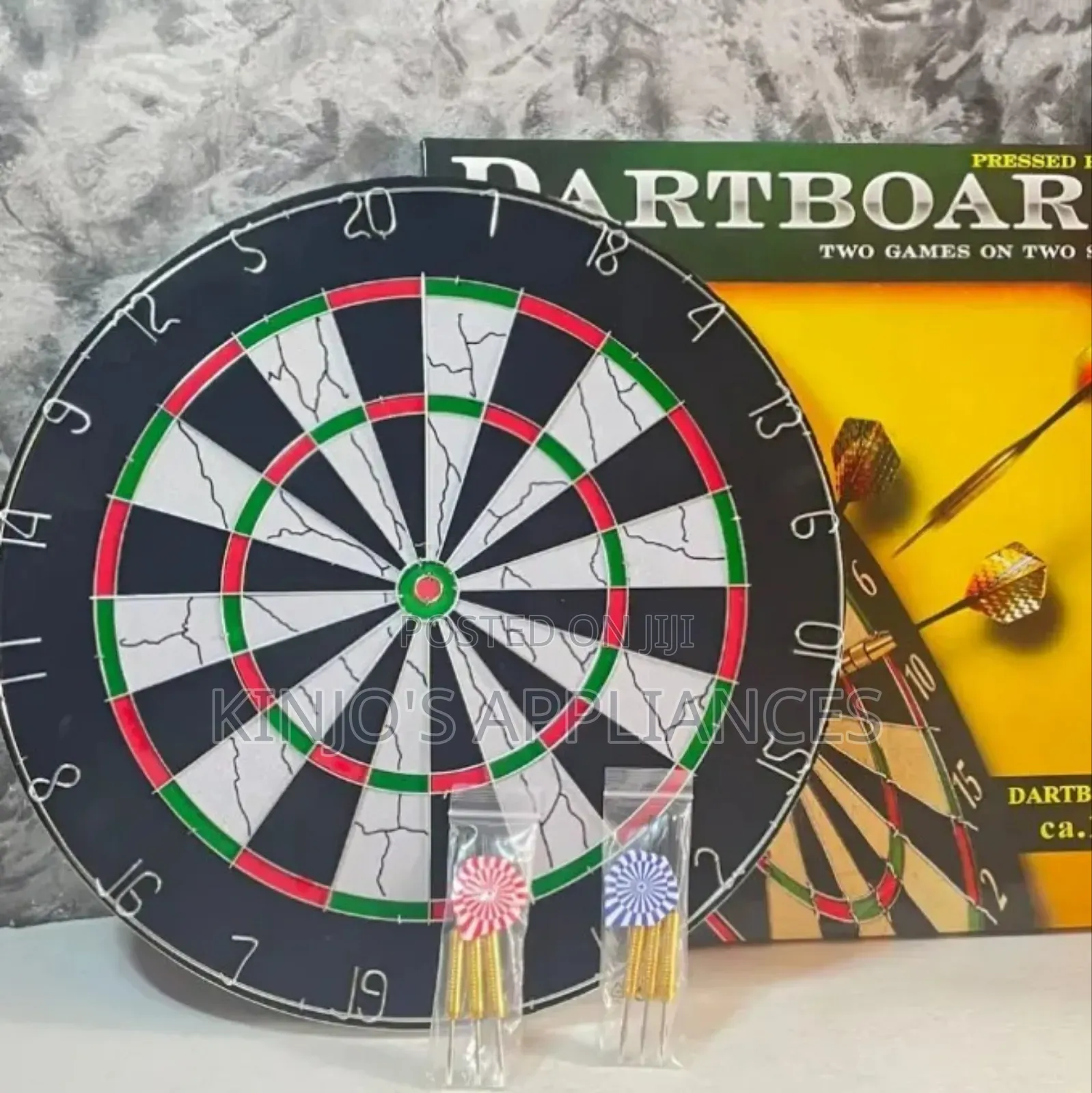 18 Inches Professional Dart Board
,Comes With 6 Arrows