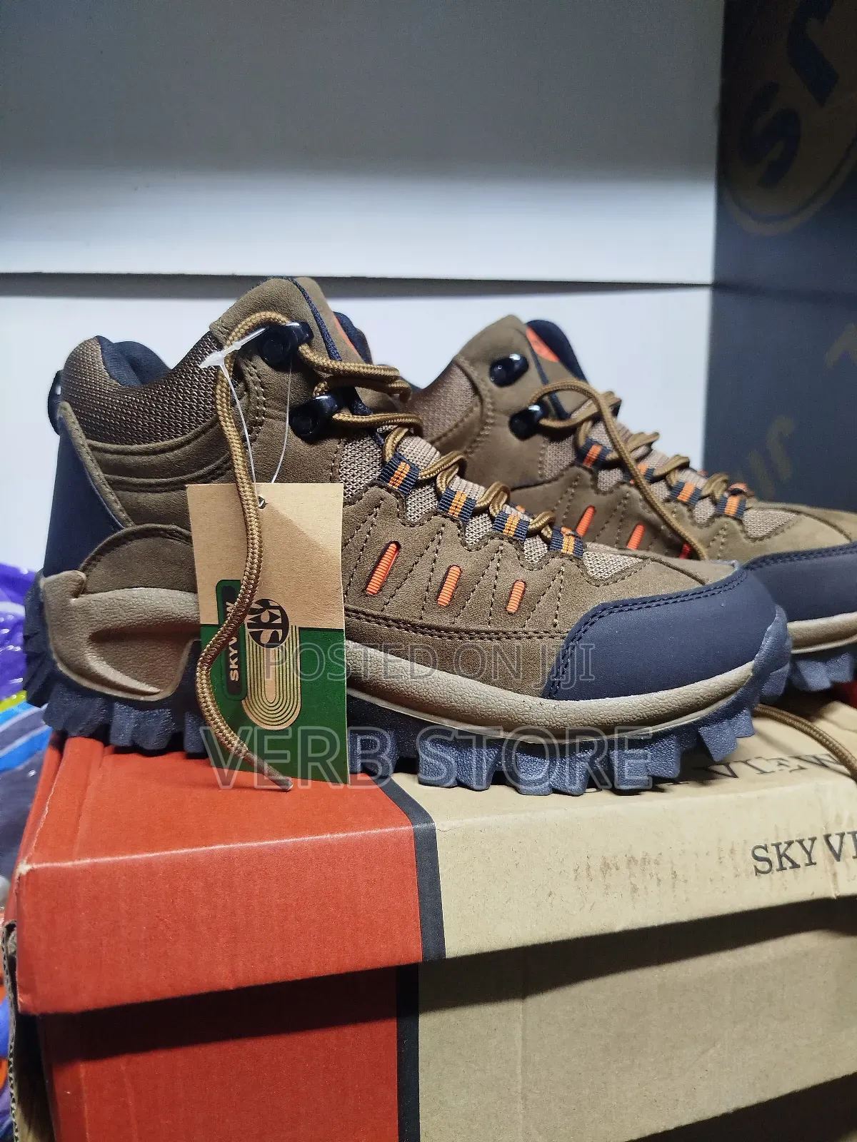 Sky View Hiking Boots With Tough Threads