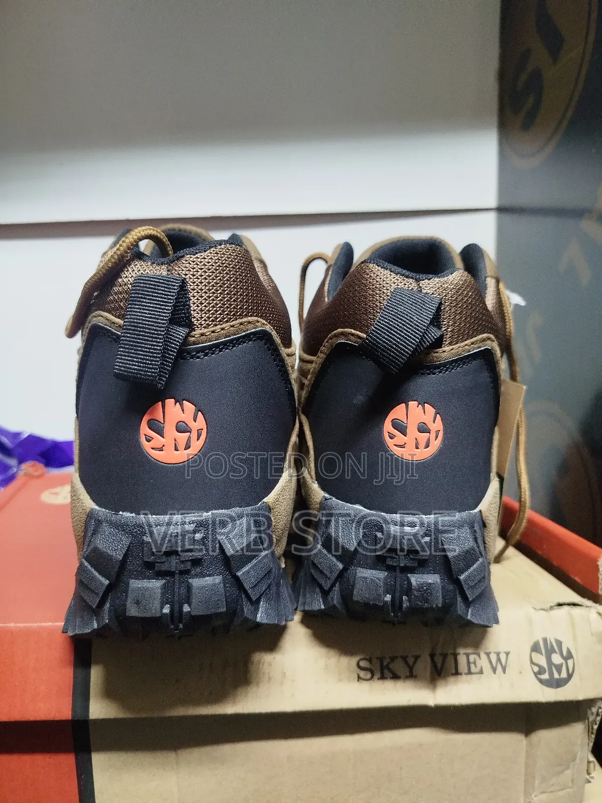 Sky View Hiking Boots With Tough Threads