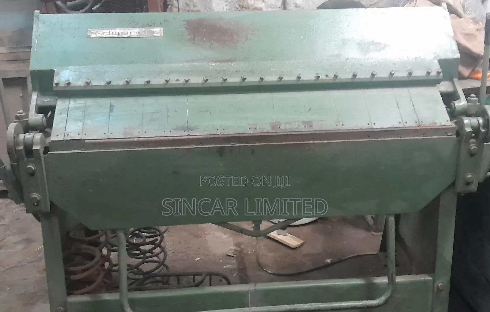 Metal Sheet Bending Manual Machine .