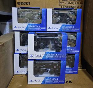 Ps4 Wireless Controller Black - thumbnail 2