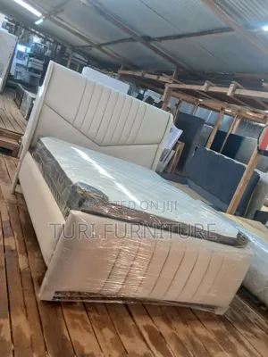 Furniture Small Vertical Chelster Bed