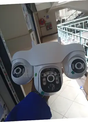 Triple-Lens 4g Solar-Powered Security Camera Full Hd