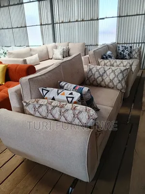 Butterfly Springed Field Sofa