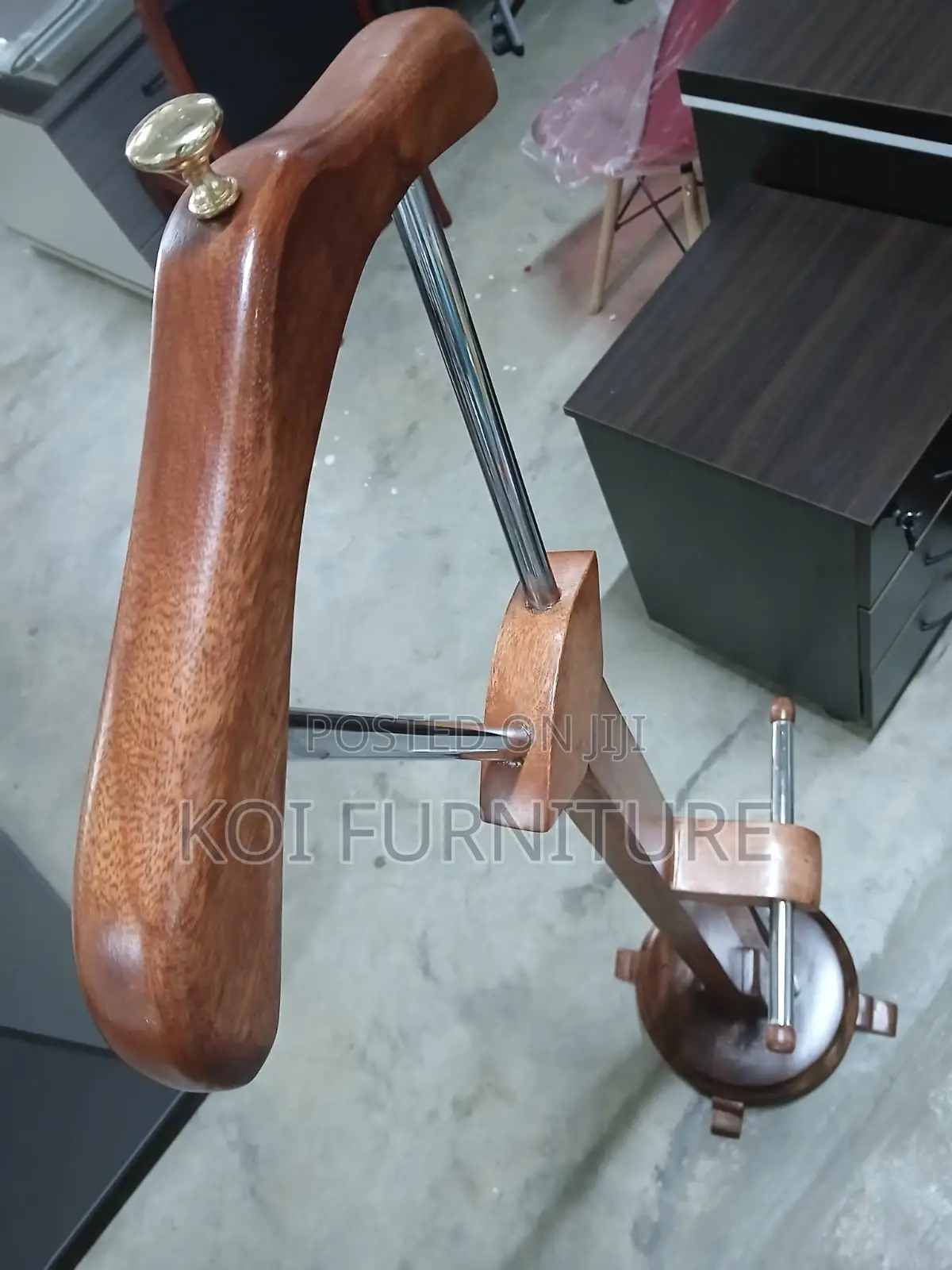 Dresers; Dressers; Mahogany Executive Coat Hangers