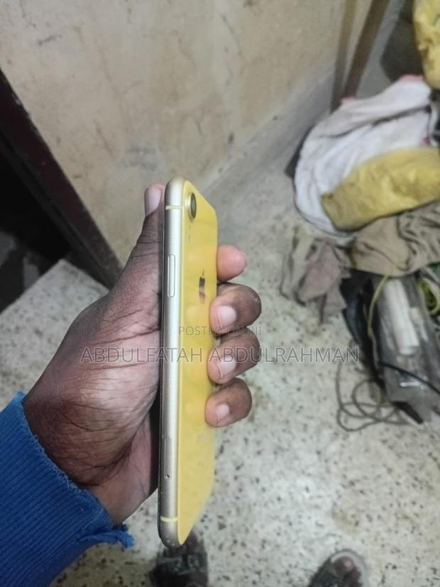 Apple XR 64 GB Yellow - thumbnail 4