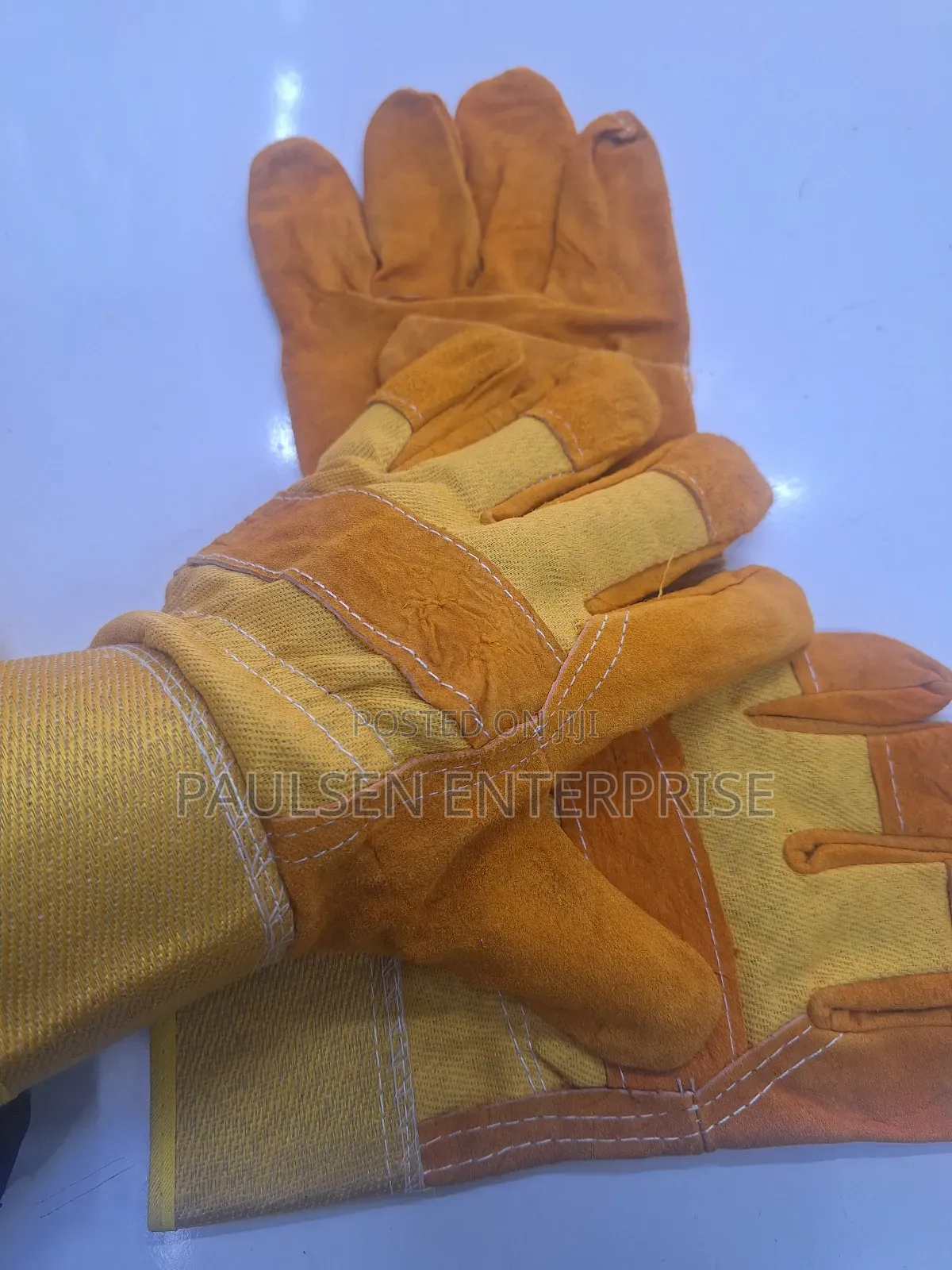 Short Leather Yellow Gloves