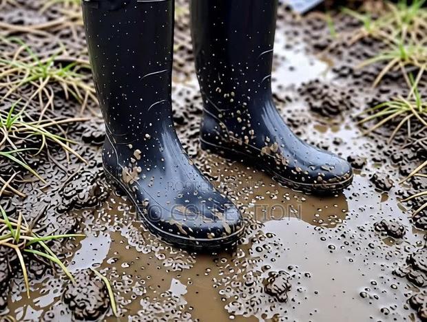 Heavy Duty Waterproof PVC Rain Boots Unisex From Size 4 to 10 - thumbnail 5