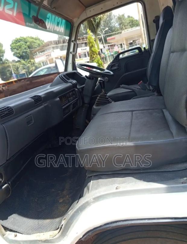 2016 Isuzu NPR - thumbnail 5