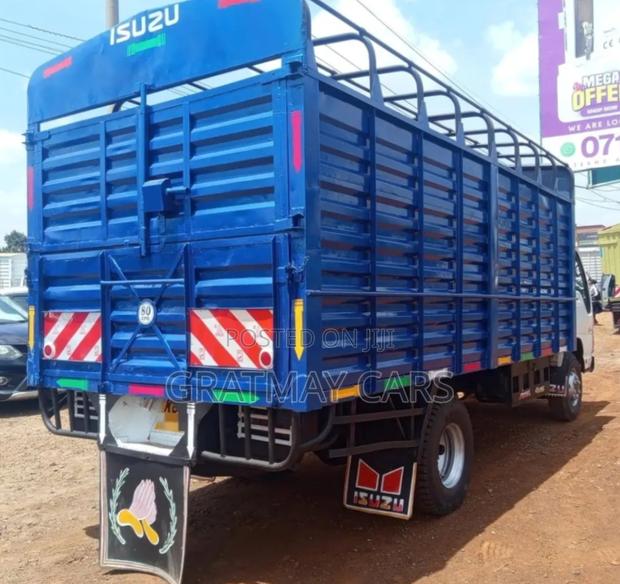 2016 Isuzu NPR - thumbnail 8