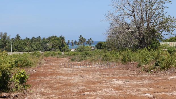 Kikambala Prime Plots On Sale 2nd Row From The Beach - thumbnail 2
