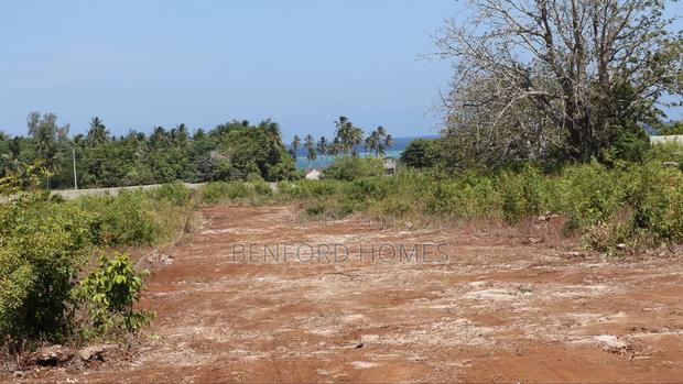 Kikambala Prime Plots On Sale 2nd Row From The Beach - thumbnail 3